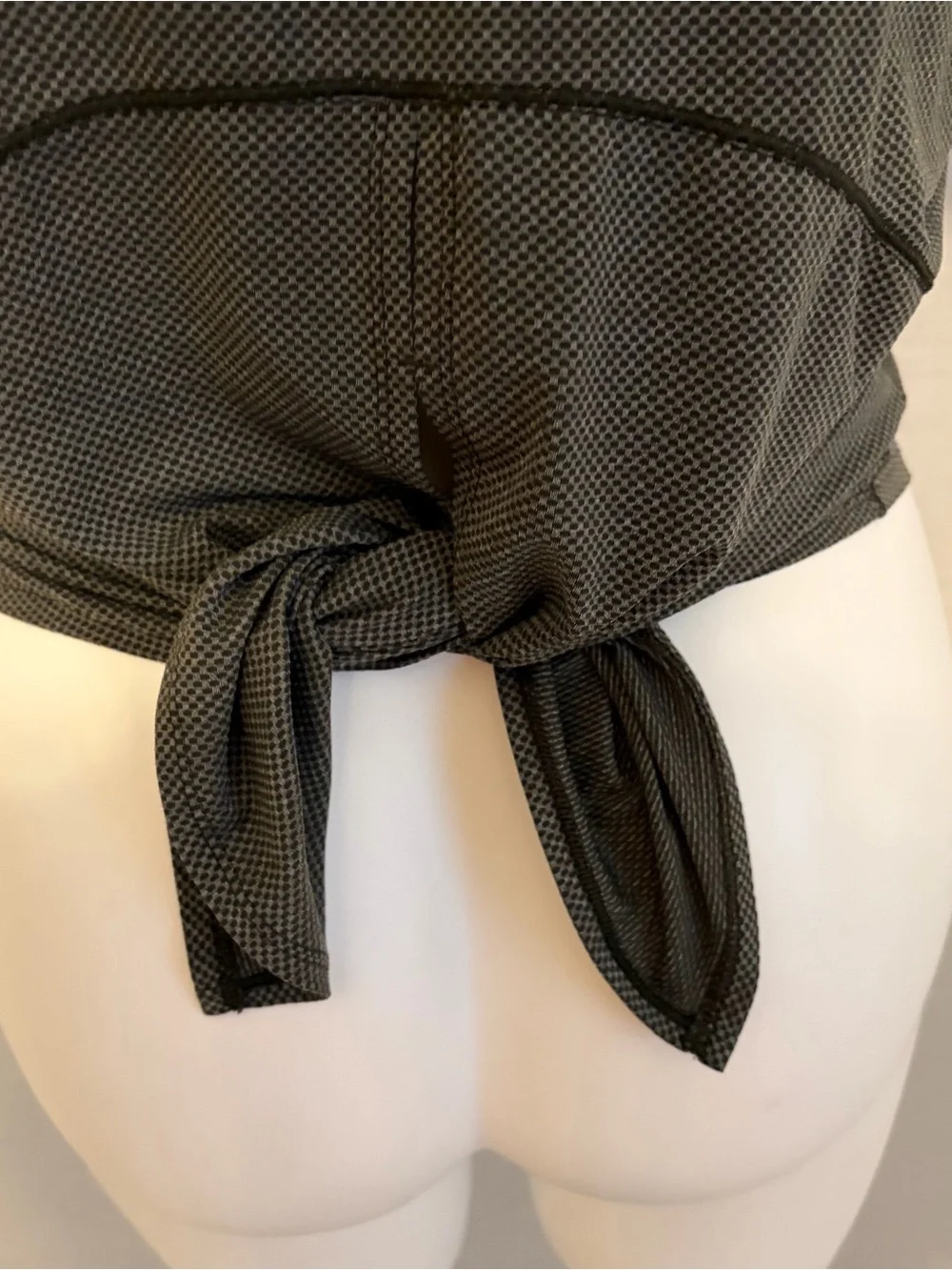 Women’s size 12 lululemon textured tie back short sleeve tee